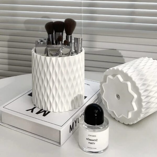 Multifunctional Desktop Rotating Brush Holder